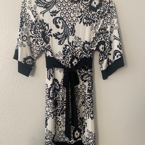 Black and Cream vintage tunic. Size small - Picture 2 of 7